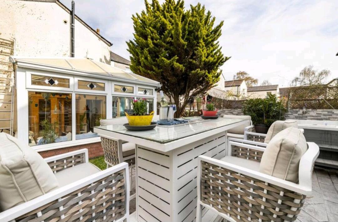 The Mews - Less Than 1Km To City Centre - Stadium - Castle - 10 Min Walk Cardiff Exteriör bild
